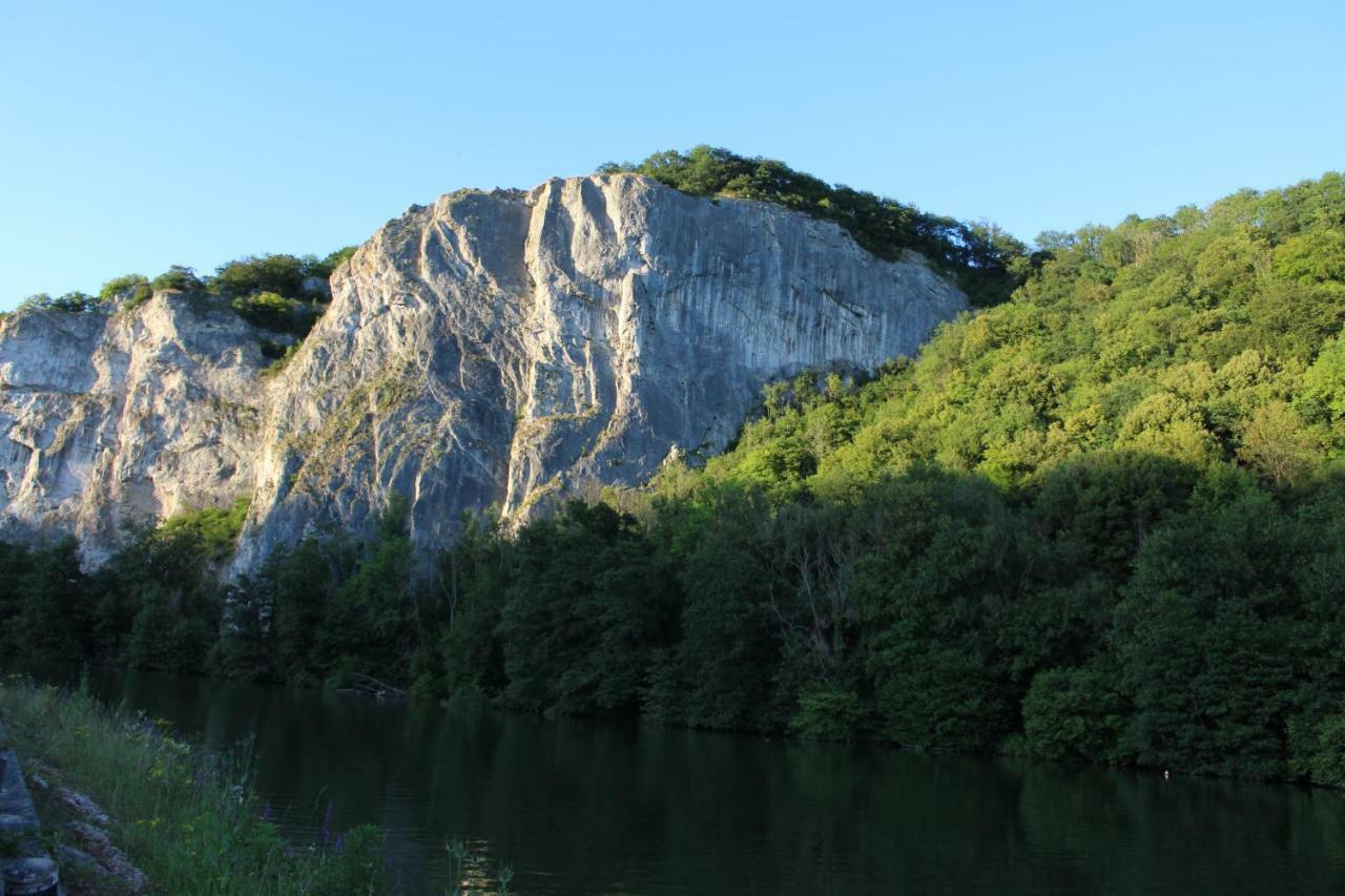Au Bois Charmant Waulsort ภายนอก รูปภาพ