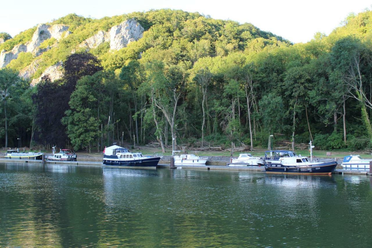 Au Bois Charmant Waulsort ภายนอก รูปภาพ